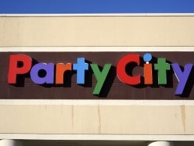 由于公司申请破产，Party City将关闭其门店